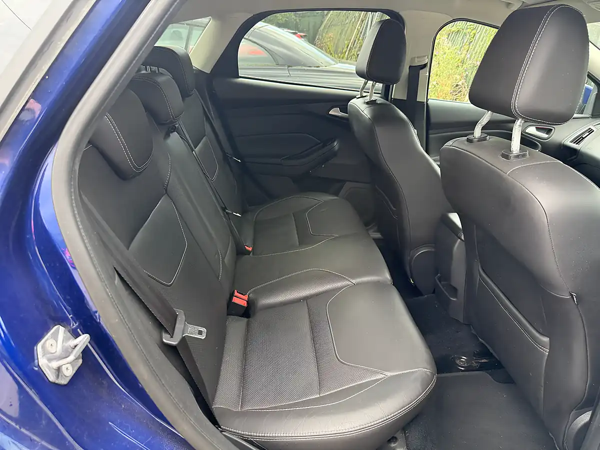 Used Ford Focus Titanium - Interior and Exterior details 17