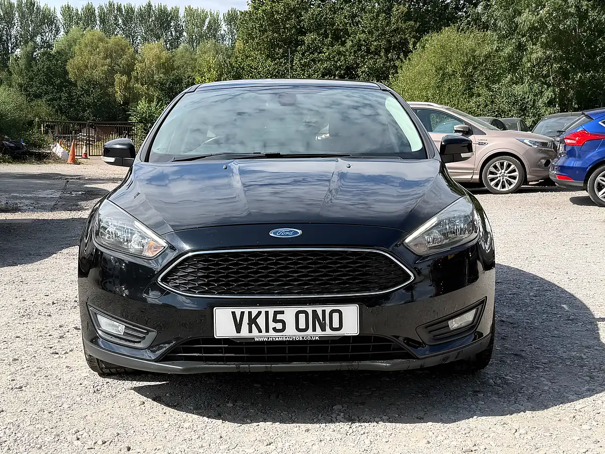 Used Ford Focus Zetec Panther Black - Interior and Exterior details 12