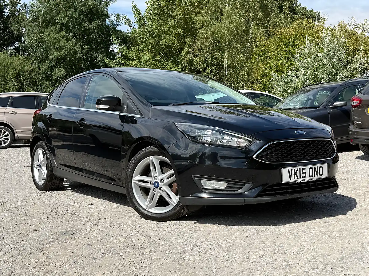 Used Ford Focus Zetec Panther Black - Interior and Exterior details 5