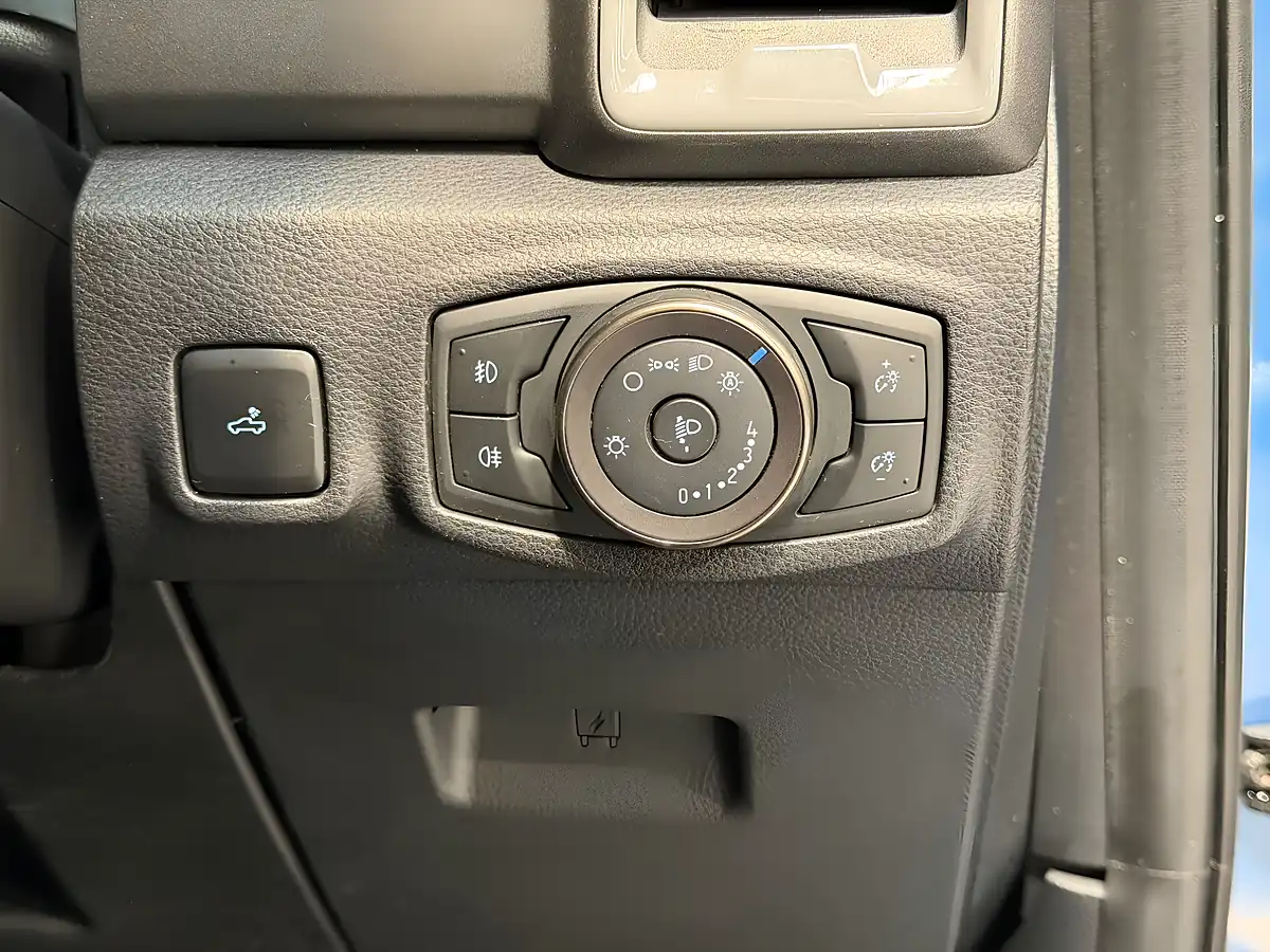 Used Ford Ranger Raptor Blue - Interior and Exterior details 19