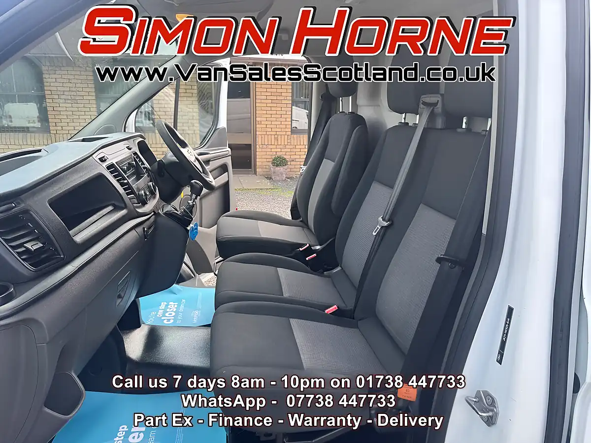 Used Ford Transit Custom 300 - Interior and Exterior details 12