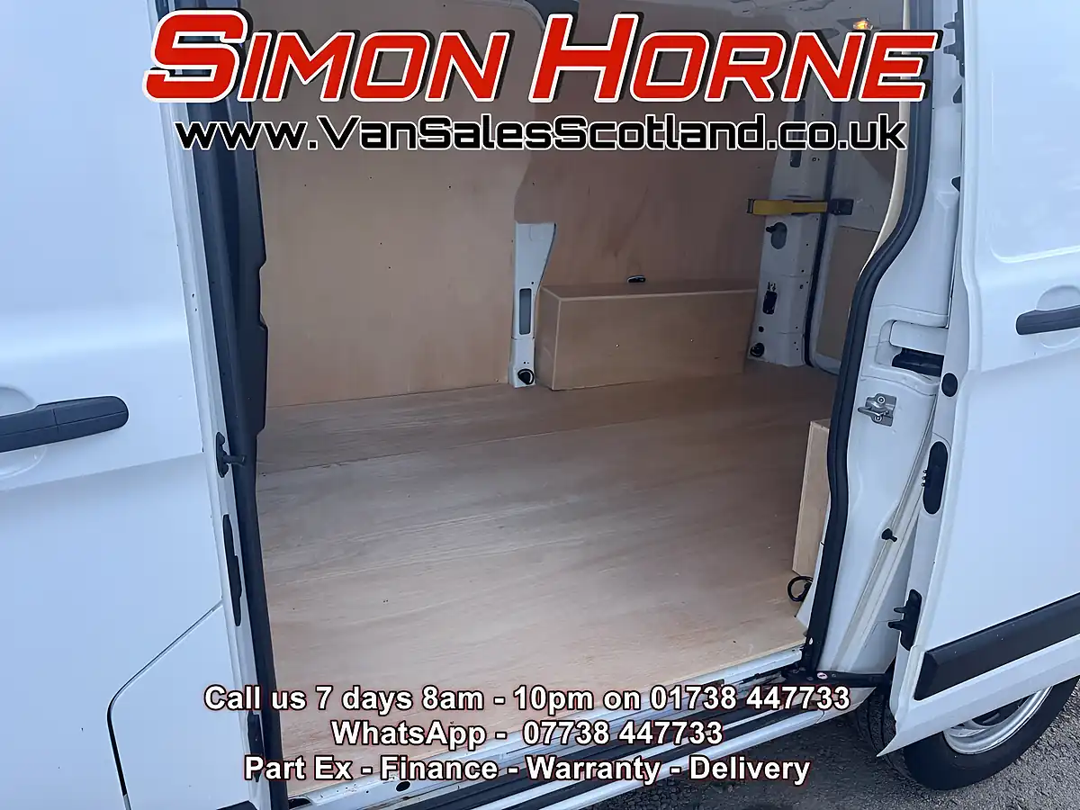 Used Ford Transit Custom 300 - Interior and Exterior details 13