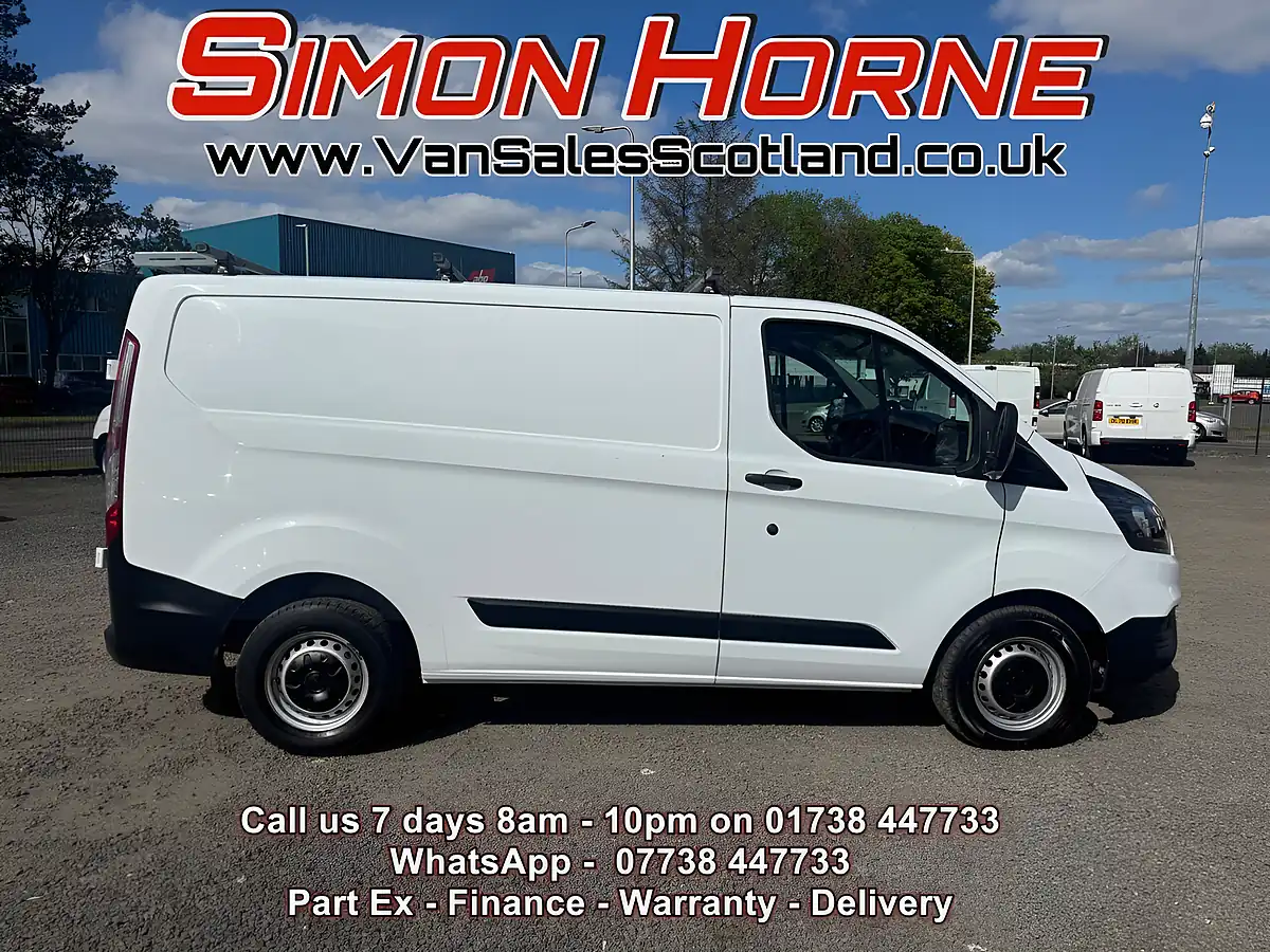 Used Ford Transit Custom 300 - Interior and Exterior details 4