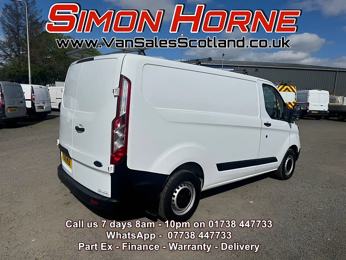 Used Ford Transit Custom 300 - Interior and Exterior details 5