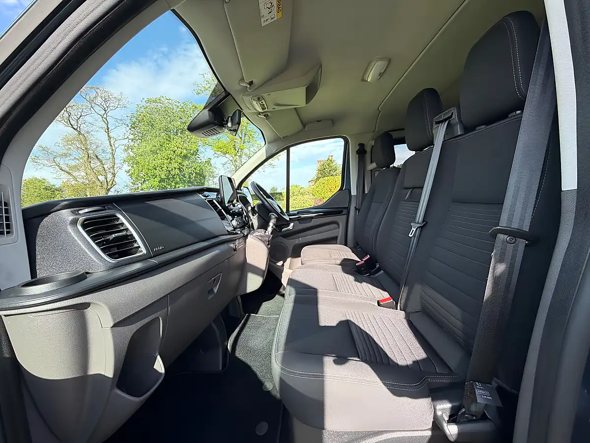 Used Ford Transit Custom Limited Crew Van Blue Metallic - Interior and Exterior details 10