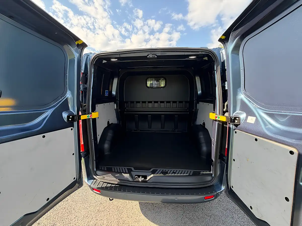 Used Ford Transit Custom Limited Crew Van Blue Metallic - Interior and Exterior details 15