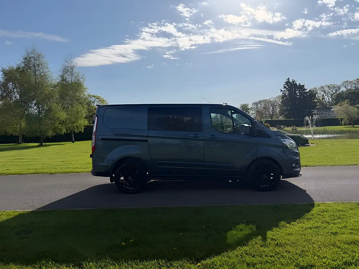 Used Ford Transit Custom Limited Crew Van Blue Metallic - Interior and Exterior details 5