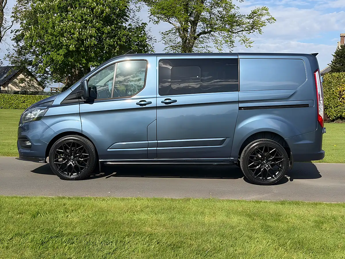 Used Ford Transit Custom Limited Crew Van Blue Metallic - Interior and Exterior details 6