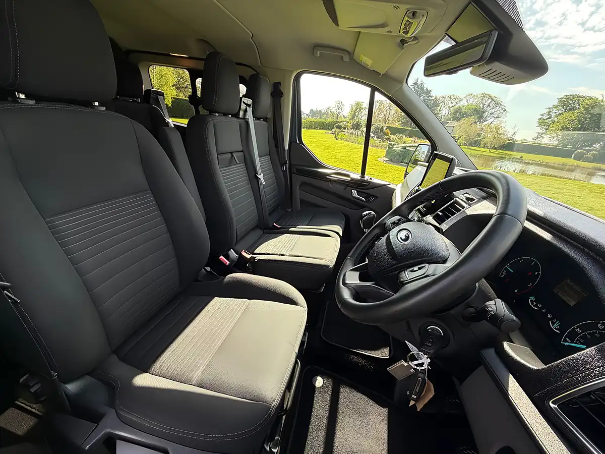 Used Ford Transit Custom Limited Crew Van Blue Metallic - Interior and Exterior details 8