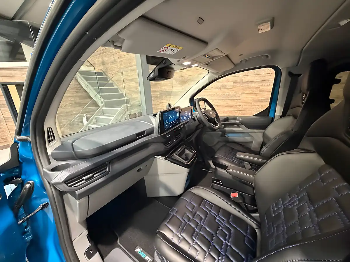 Used Ford Transit Custom Ms-Rt Blue - Interior and Exterior details 9