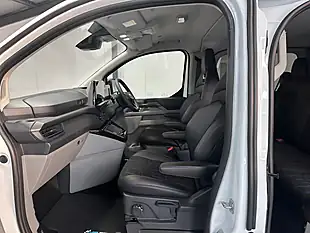Used Ford Transit Custom Ms-Rt Crew Van White - Interior and Exterior details 12