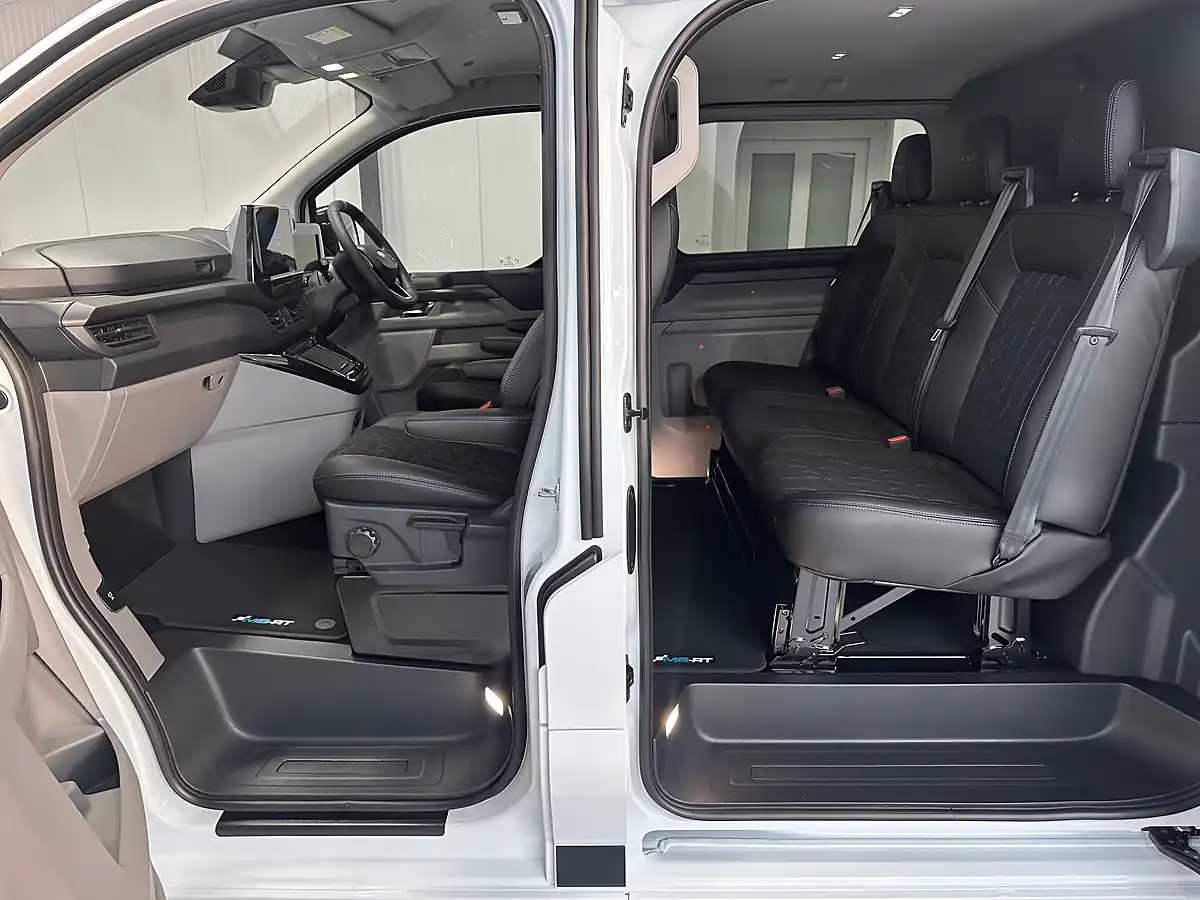 Used Ford Transit Custom Ms-Rt Crew Van White - Interior and Exterior details 14