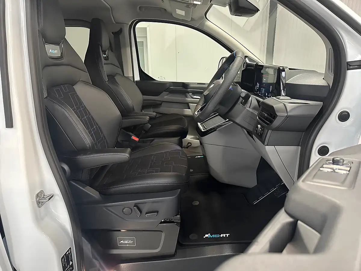 Used Ford Transit Custom Ms-Rt Crew Van White - Interior and Exterior details 8