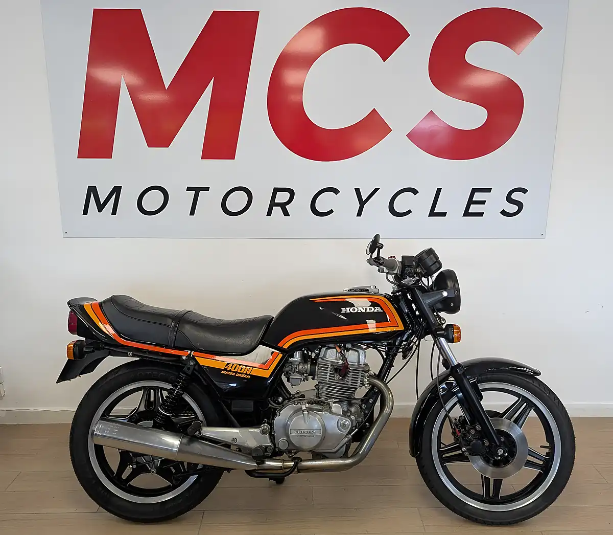 Used Honda CB400 Superdream - Front View