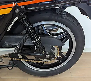 Used Honda CB400 Superdream - Interior and Exterior details 13