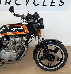 Used Honda CB400 Superdream - Interior and Exterior details 5