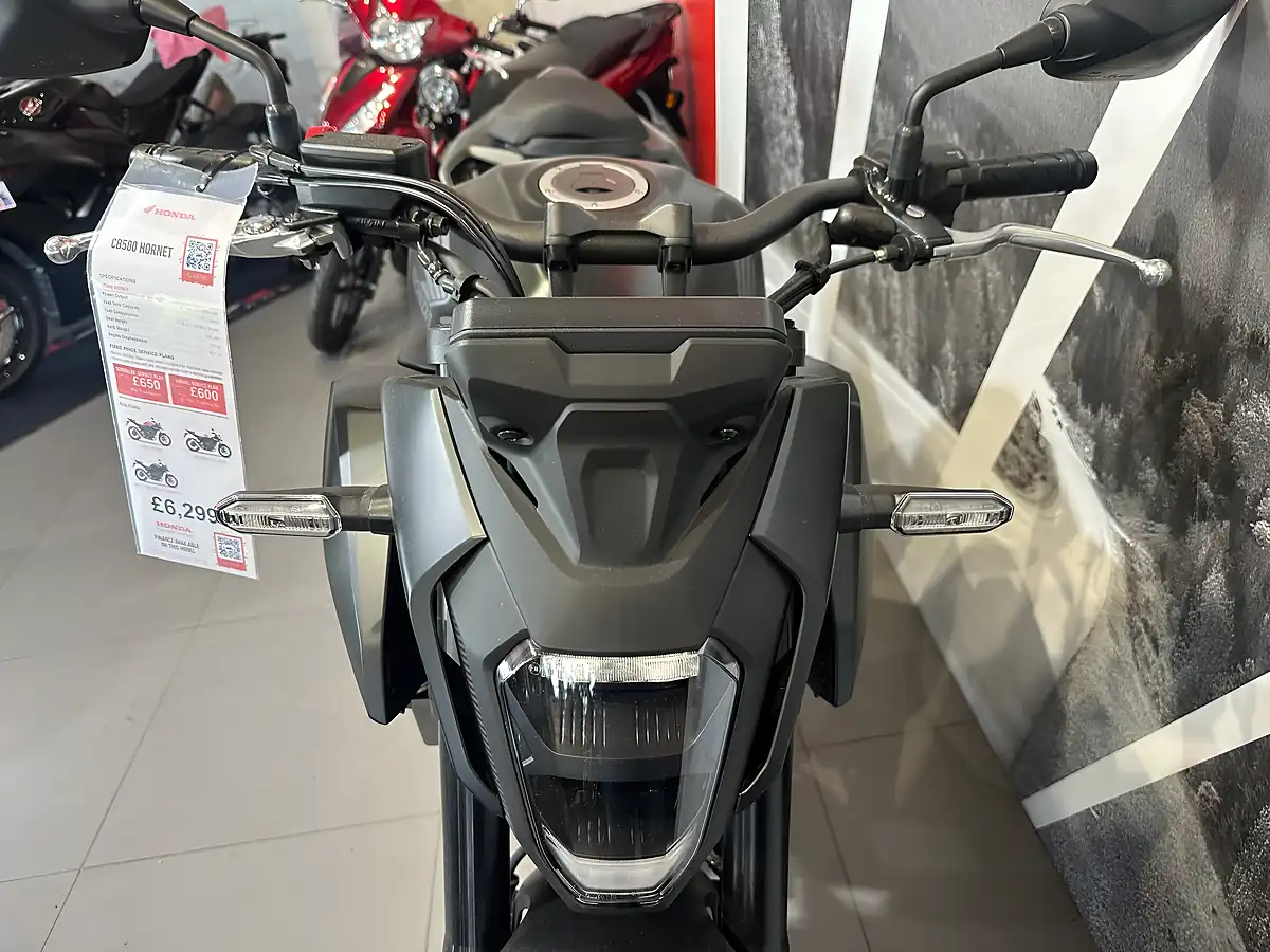 Used Honda CB500 Hornet Grey - Interior and Exterior details 14