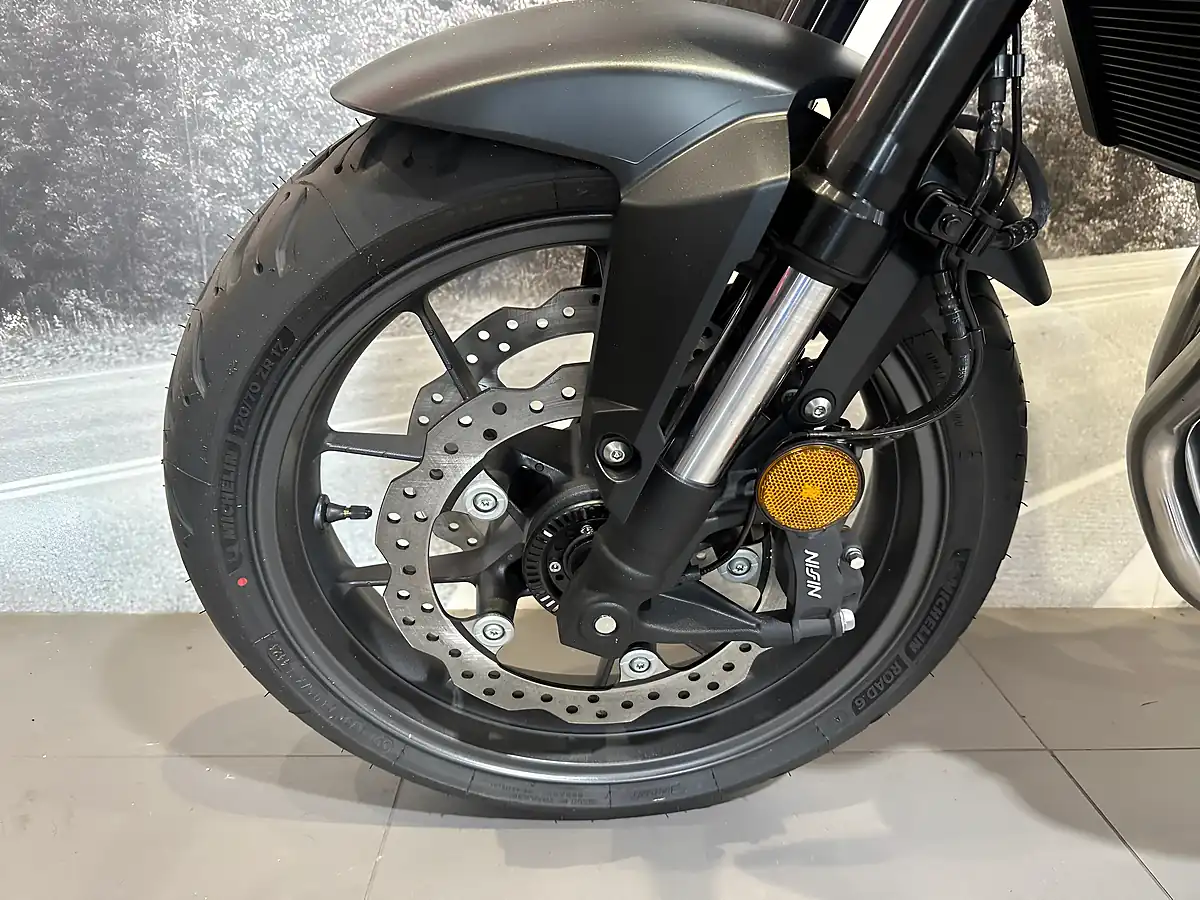 Used Honda CB500 Hornet Grey - Interior and Exterior details 18