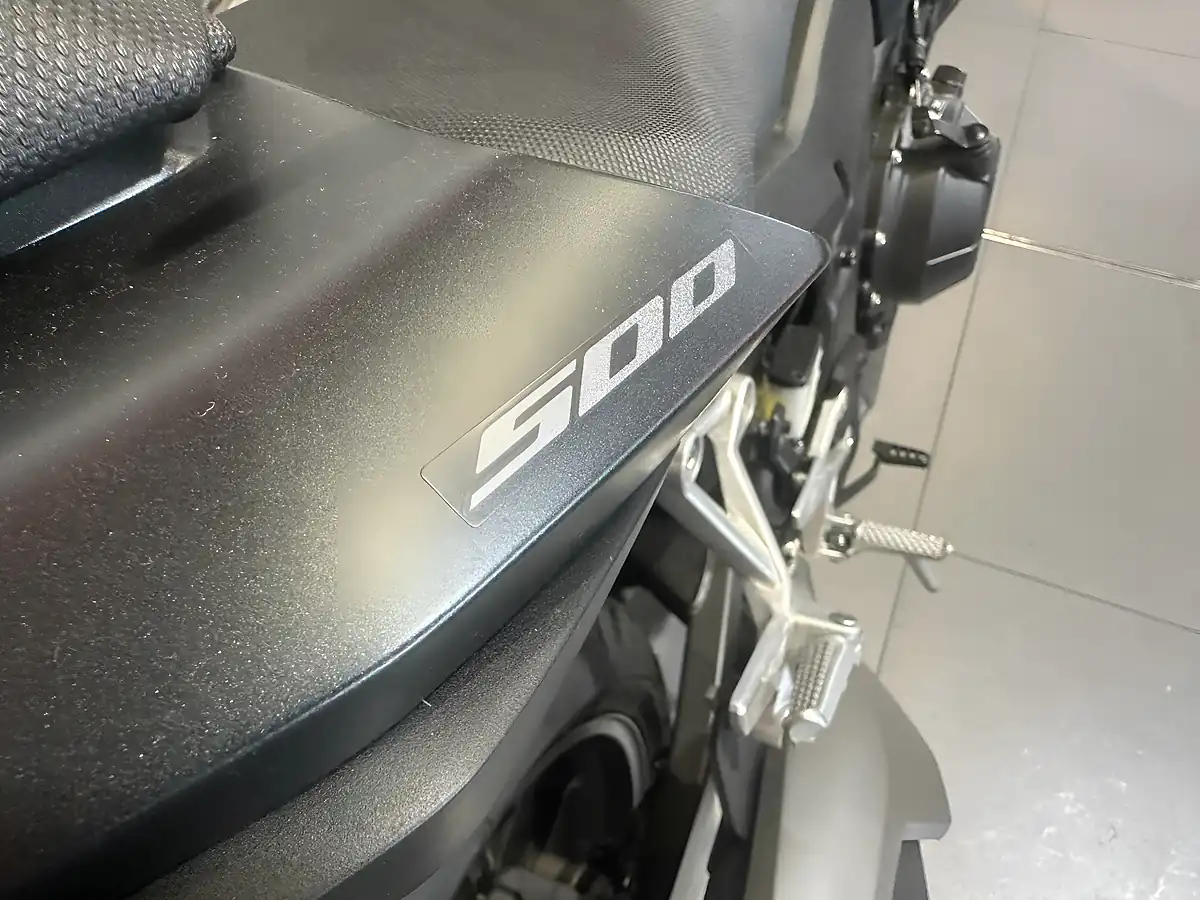 Used Honda CB500 Hornet Grey - Interior and Exterior details 9
