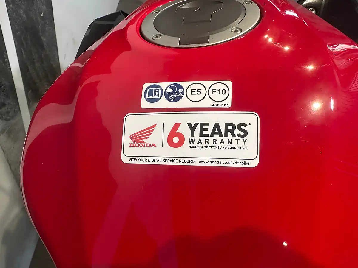 Used Honda CB500 Hornet Red - Interior and Exterior details 11