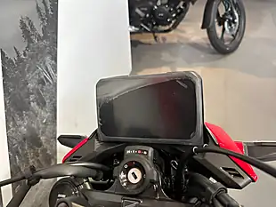 Used Honda CB500 Hornet Red - Interior and Exterior details 8