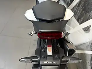 Used Honda CB750 Hornet White - Interior and Exterior details 17
