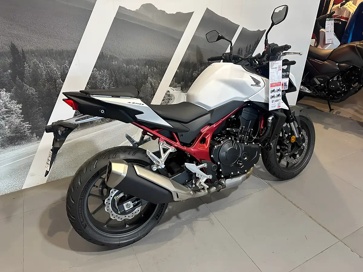 Used Honda CB750 Hornet White - Interior and Exterior details 4
