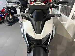 Used Honda CB750 Hornet White - Interior and Exterior details 9