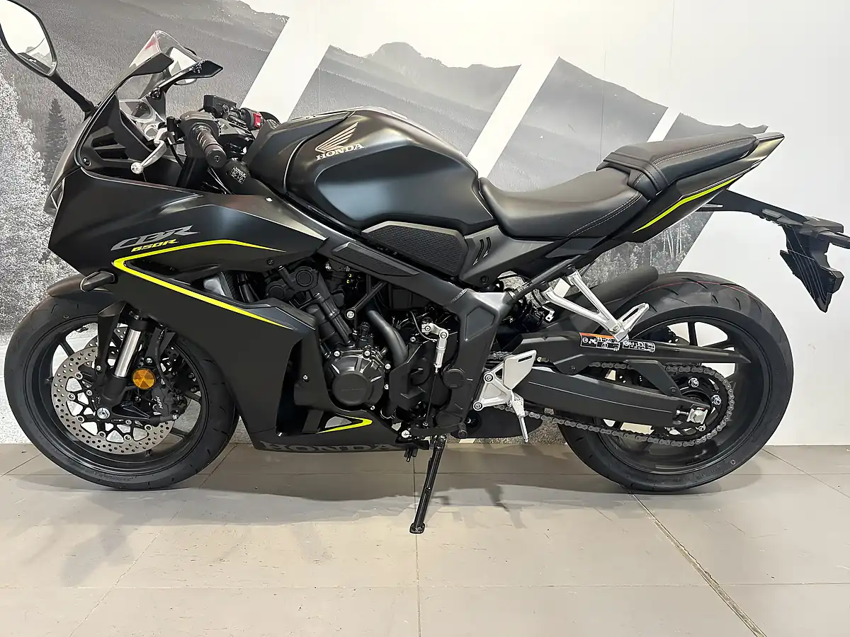 Used Honda CBR650R Black - Interior and Exterior details 2