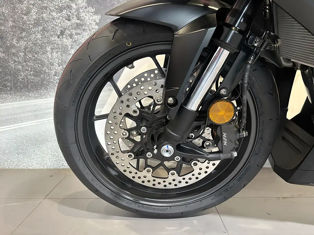 Used Honda CBR650R Black - Interior and Exterior details 20