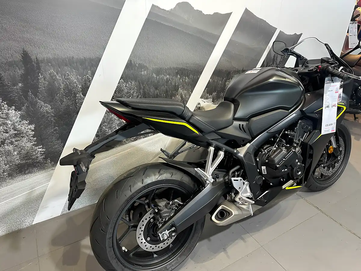 Used Honda CBR650R Black - Interior and Exterior details 4