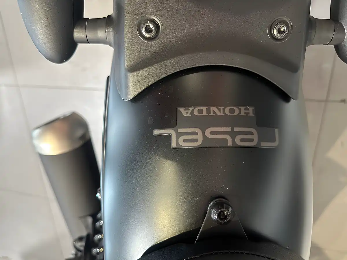 Used Honda CMX500 Rebel Green - Interior and Exterior details 13