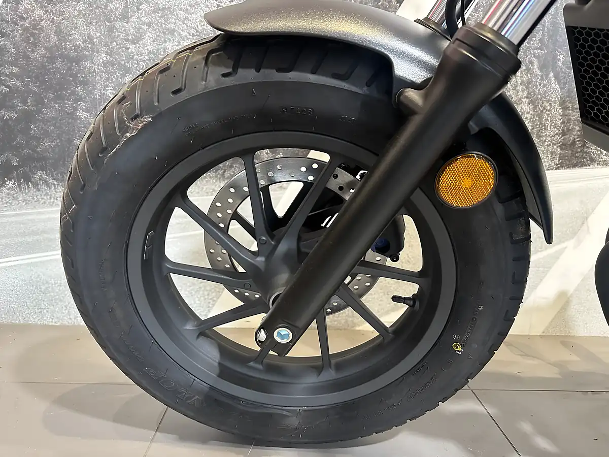 Used Honda CMX500 Rebel Green - Interior and Exterior details 17