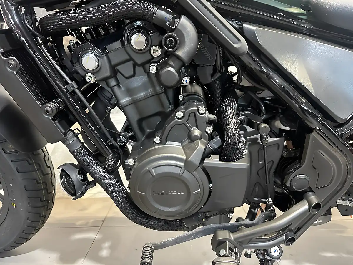 Used Honda CMX500 Rebel Green - Interior and Exterior details 18
