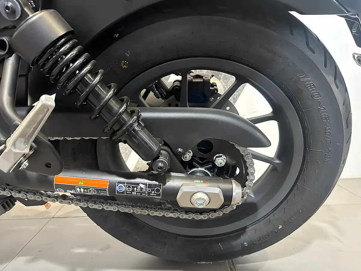 Used Honda CMX500 Rebel Green - Interior and Exterior details 19