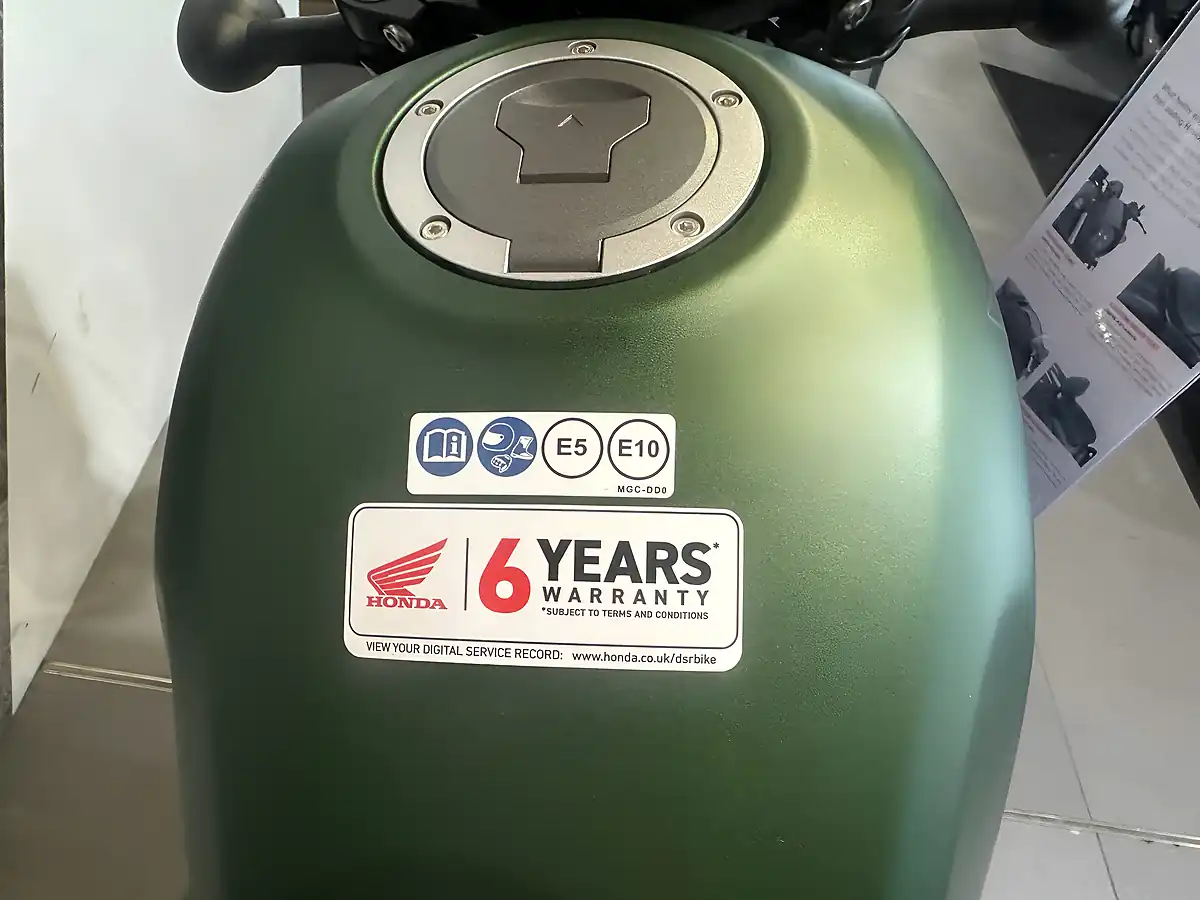 Used Honda CMX500 Rebel Green - Interior and Exterior details 9