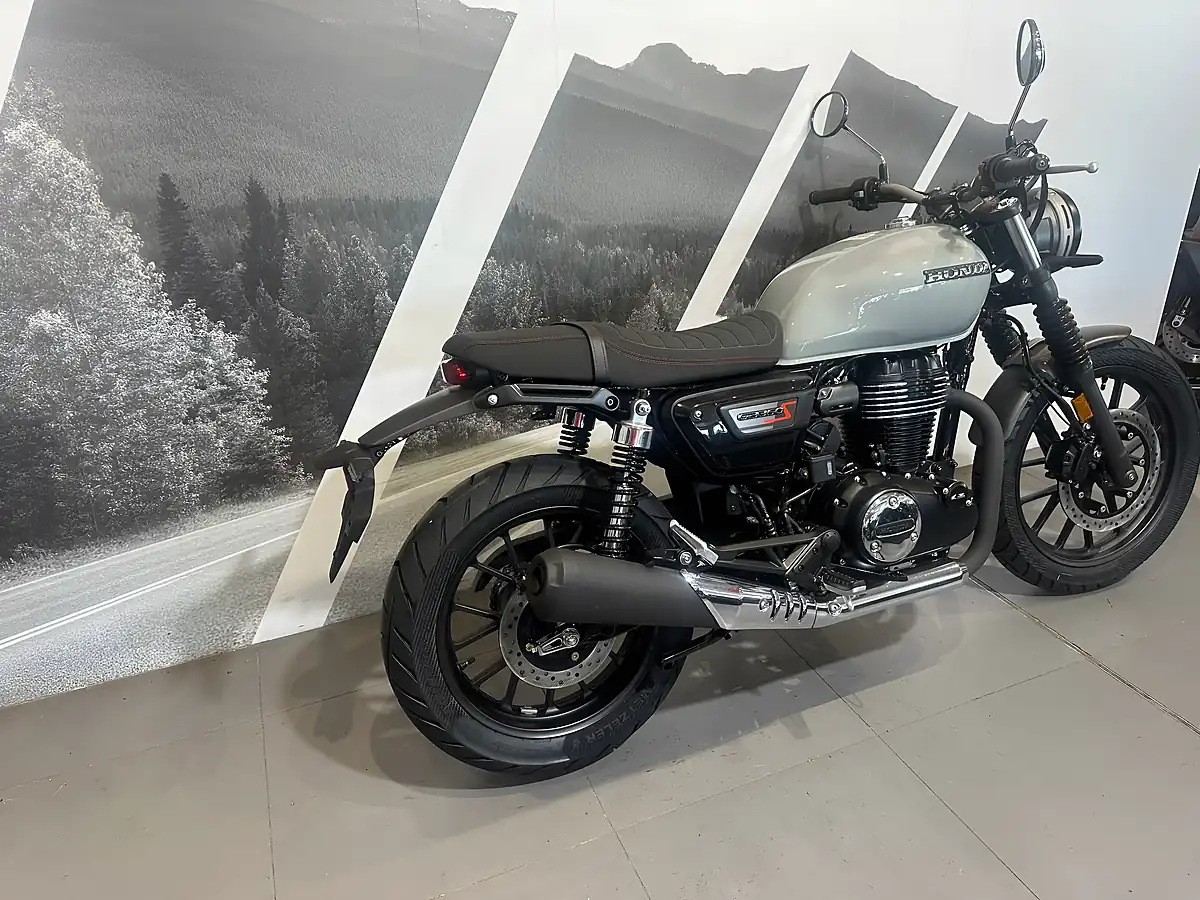 Used Honda GB350S Black, Grey and Blue - Interior and Exterior details 4