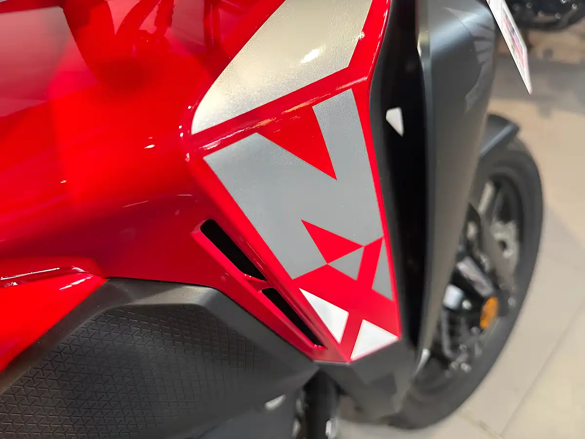 Used Honda NX500 Red - Interior and Exterior details 9