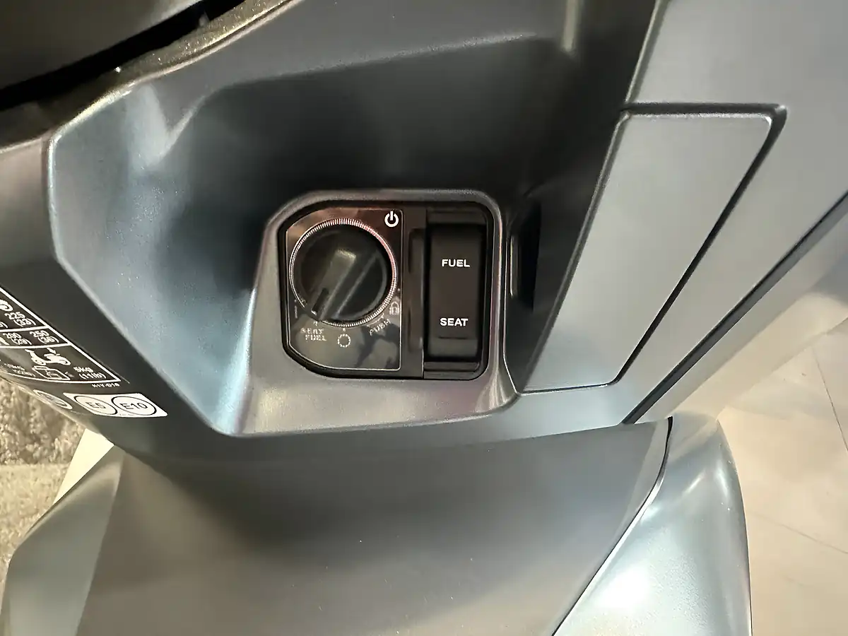 Used Honda Pcx 125 Grey - Interior and Exterior details 7