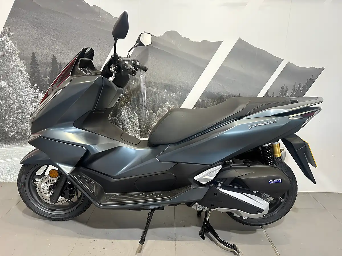 Used Honda Pcx 125 Grey - Interior and Exterior details 8