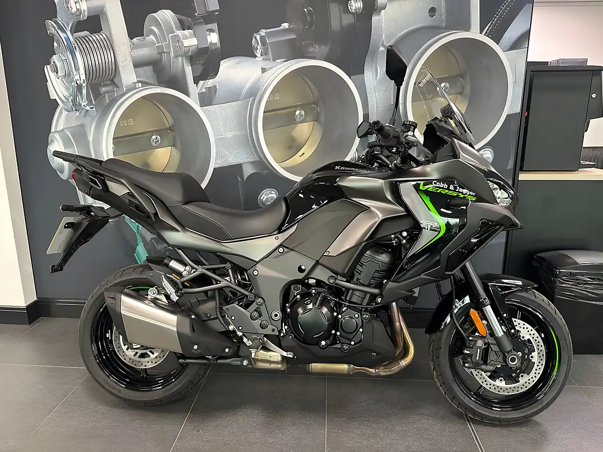 Used Kawasaki Versys 1100 Adventure Black - Front View