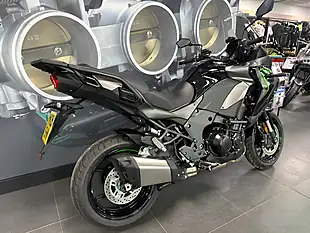 Used Kawasaki Versys 1100 Adventure Black - Interior and Exterior details 2