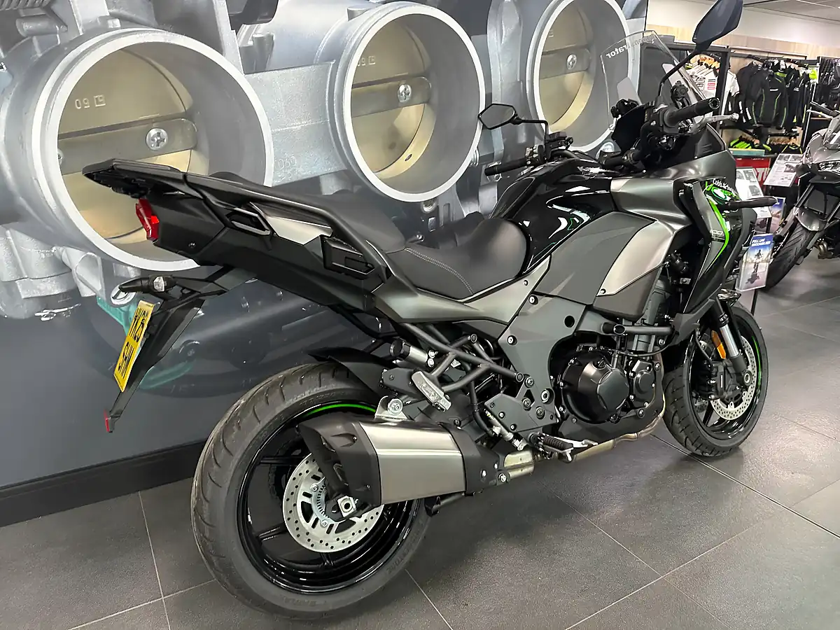 Used Kawasaki Versys 1100 Adventure Black - Interior and Exterior details 2