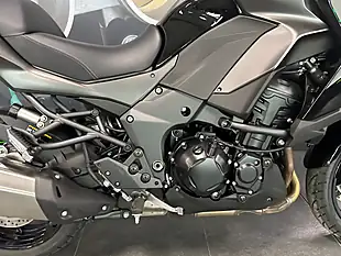 Used Kawasaki Versys 1100 Adventure Black - Interior and Exterior details 5