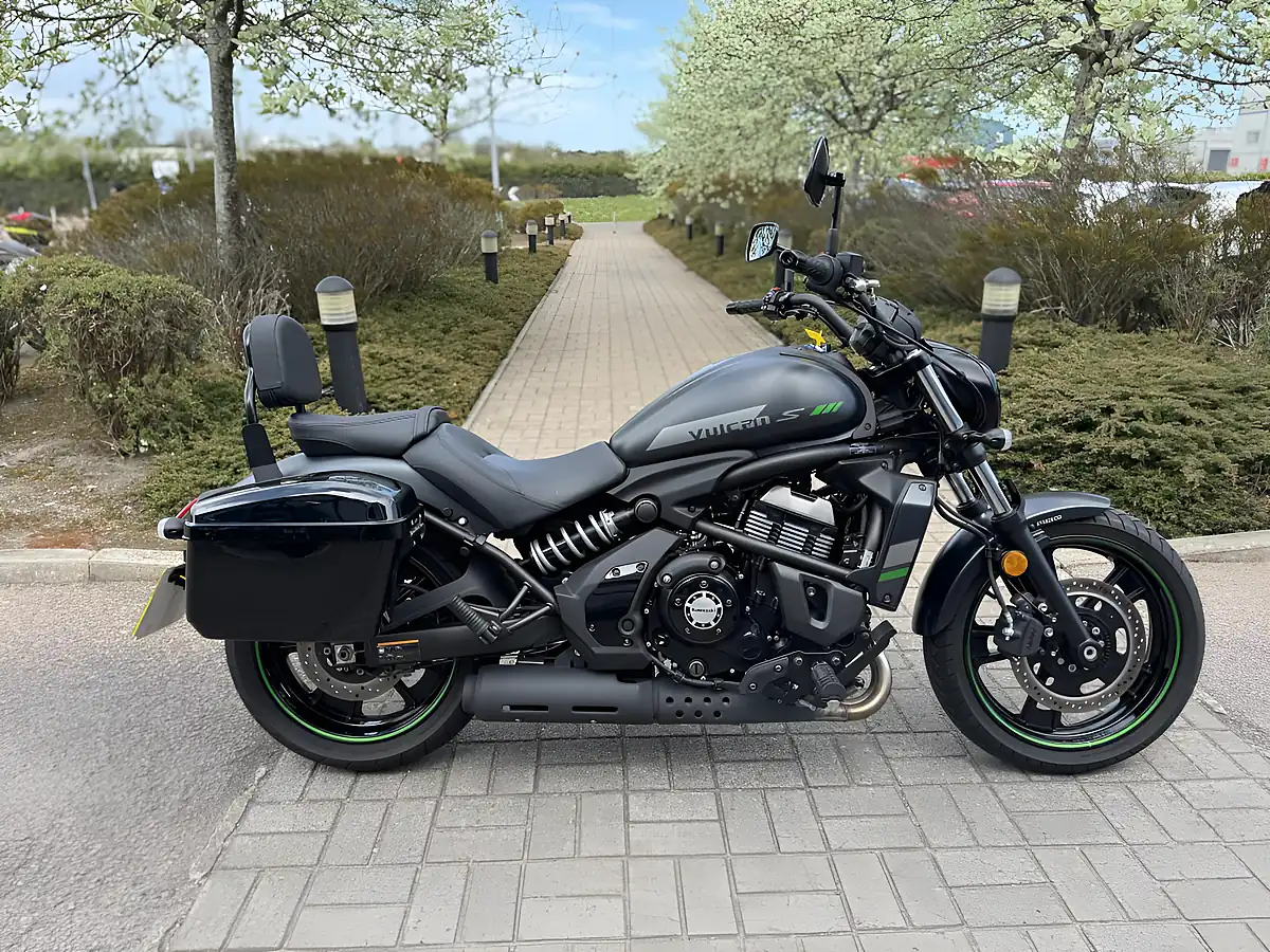 Used Kawasaki Vulcan 650 Matt Finish - Front View