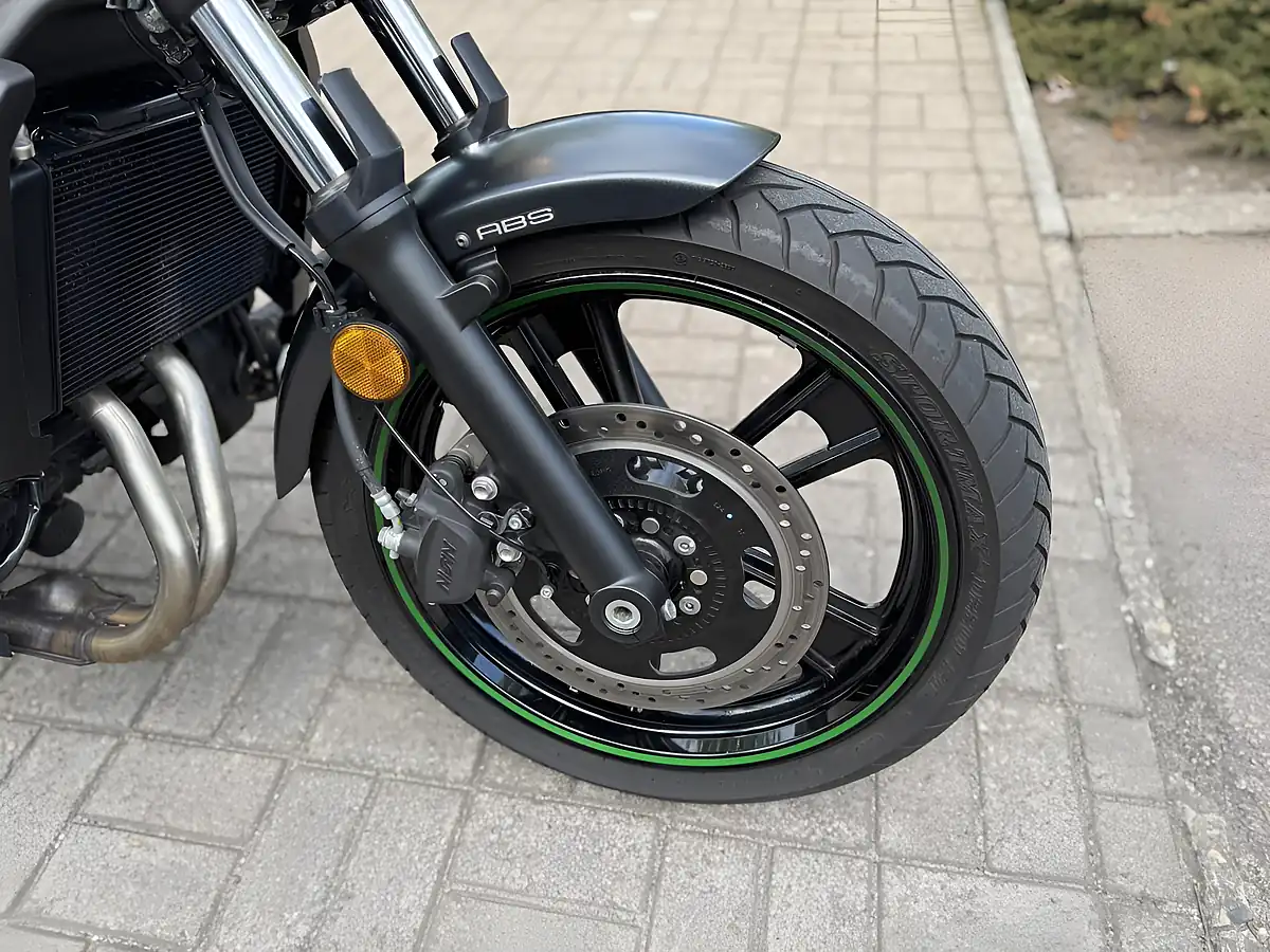 Used Kawasaki Vulcan 650 Matt Finish - Interior and Exterior details 16