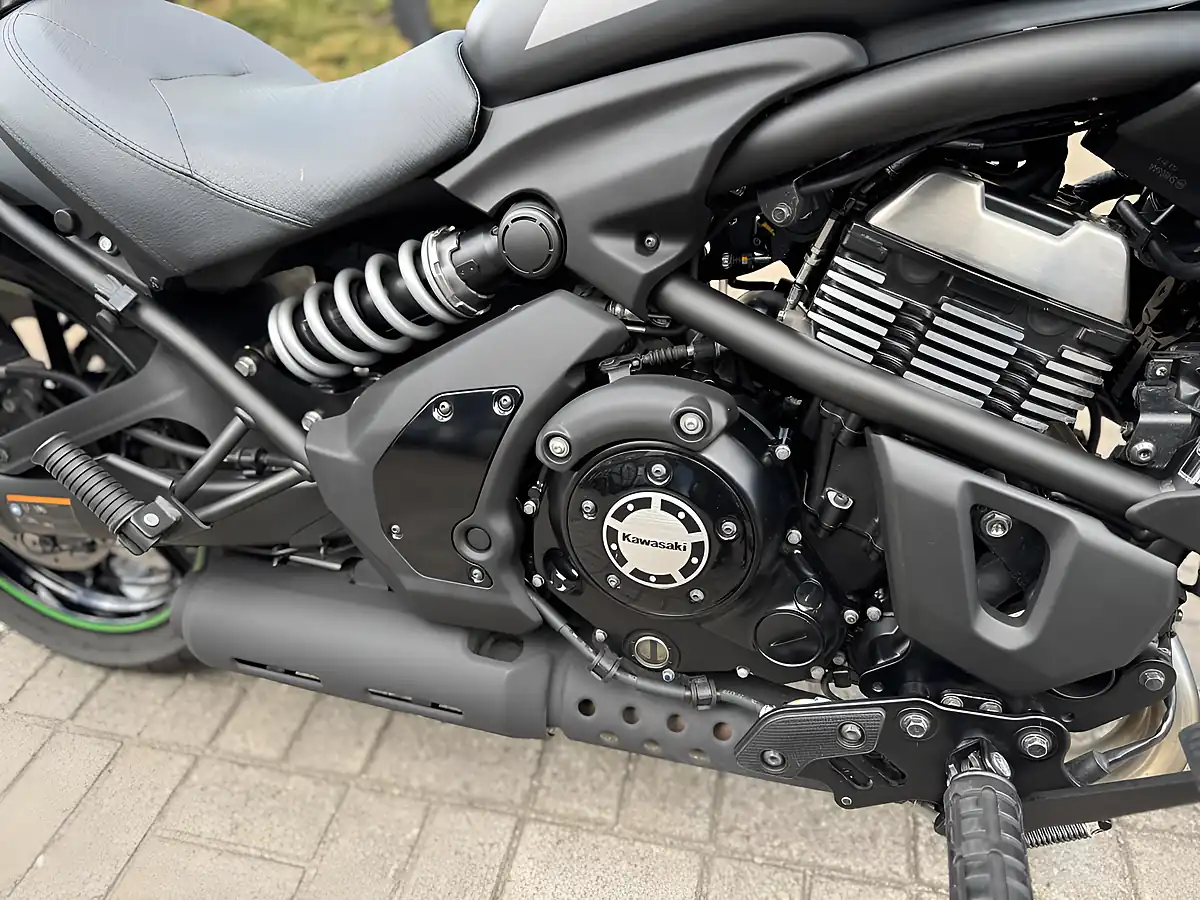 Used Kawasaki Vulcan 650 Matt Finish - Interior and Exterior details 18