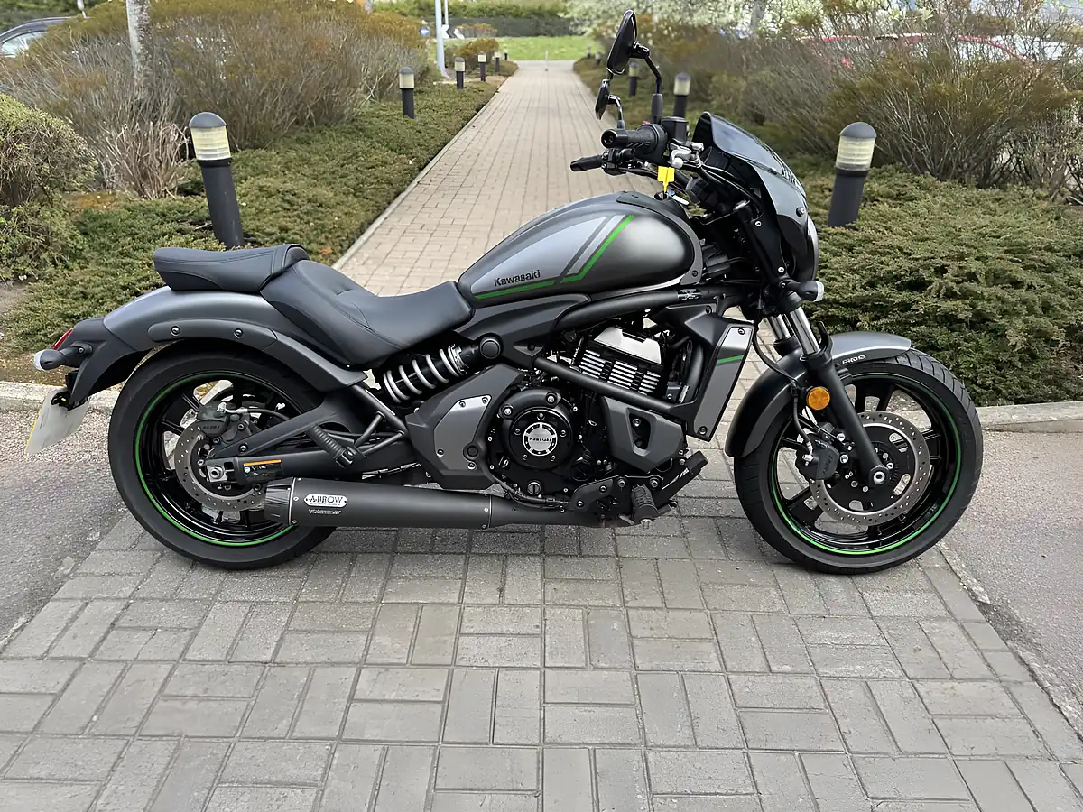 Used Kawasaki Vulcan 650 Matt - Front View