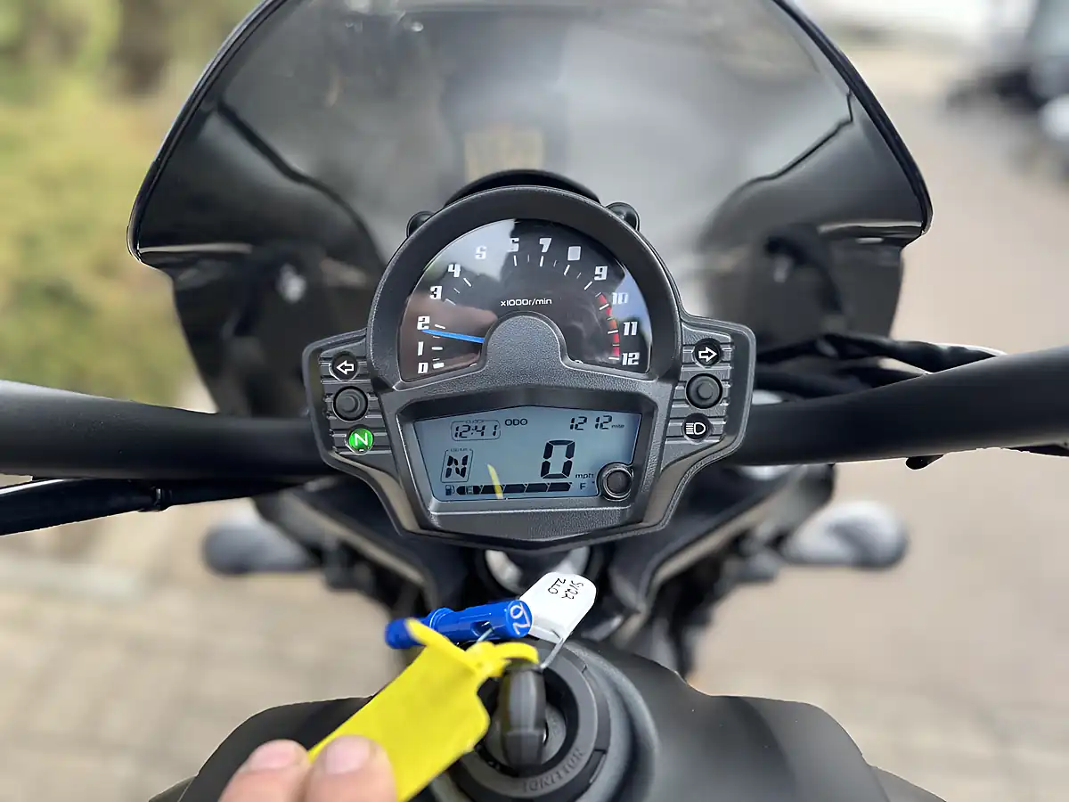 Used Kawasaki Vulcan 650 Matt - Interior and Exterior details 10