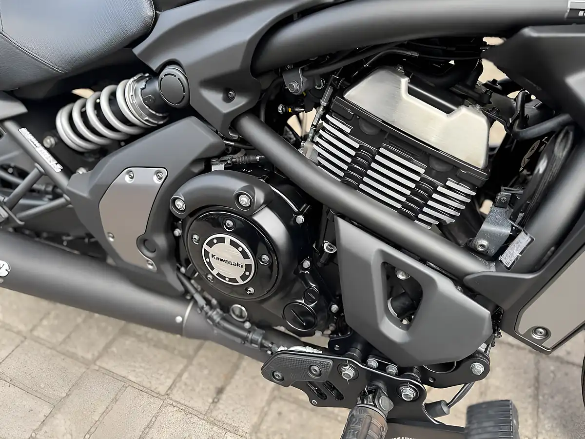 Used Kawasaki Vulcan 650 Matt - Interior and Exterior details 15